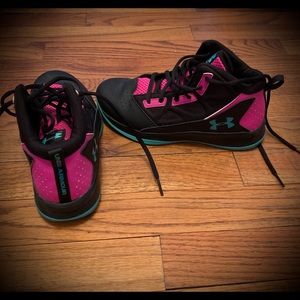 Under Armour Basketball Shoes Size 2.5 Youth